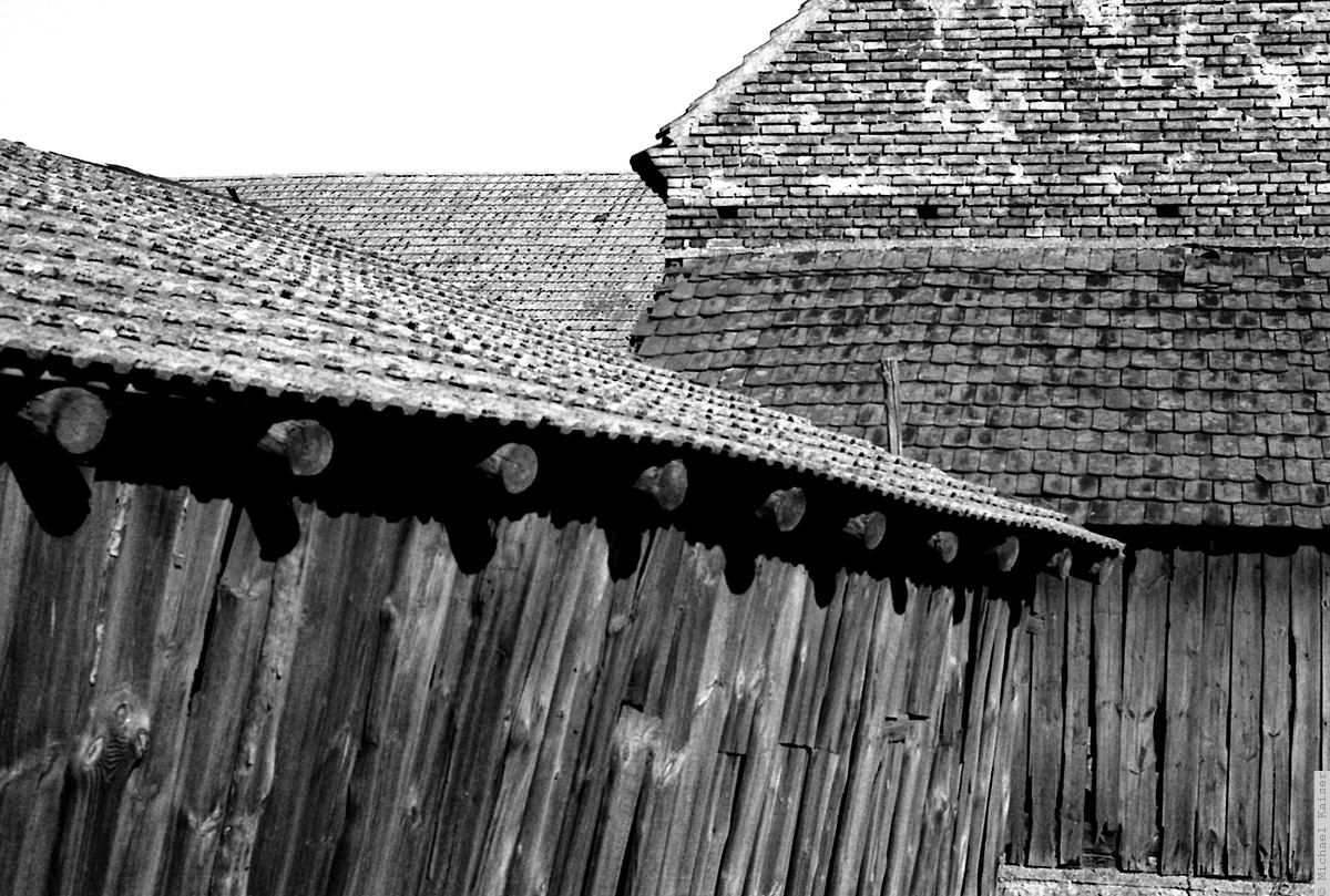 Kok 1200 Brick and Wood